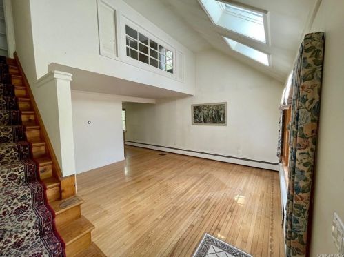 15 Jean Way, Somers Town NY  10589-2605 exterior