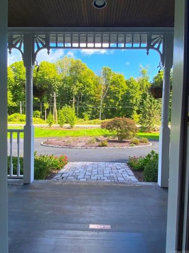 185 Spook Rock Rd, Airmont NY  10901-3616 exterior