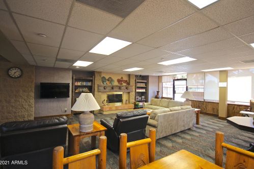 1717 Lindrick Dr, Chandler AZ 85249-5033 exterior