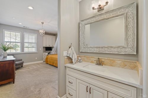 2054 Zinfandel Ct, Vacaville CA  95688-2829 exterior