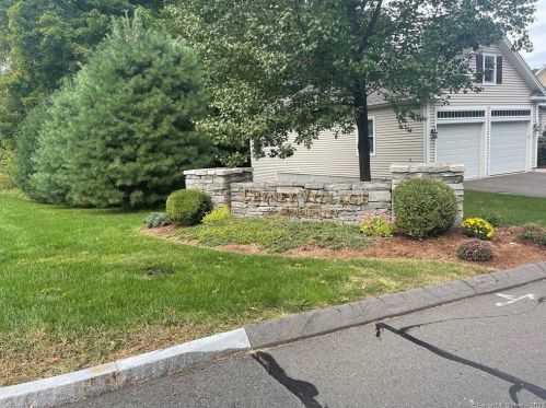 59 Cheney Ln, Manchester, CT 06040-6573