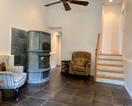 646 Branchville Rd, Ridgefield CT  06877-6128 exterior