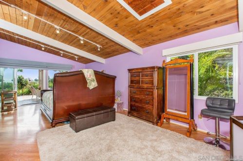 5022 Pacifica Dr, San Diego CA  92109-1502 exterior