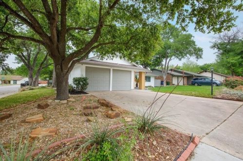 2508 Aldford Dr, Austin TX  78745-4822 exterior