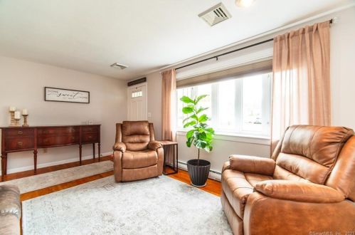 148 Dorothy Dr, Middletown CT  06457-5304 exterior