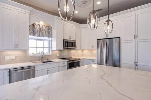 4353 Montalvo Ct, Naples FL  34109-1374 exterior