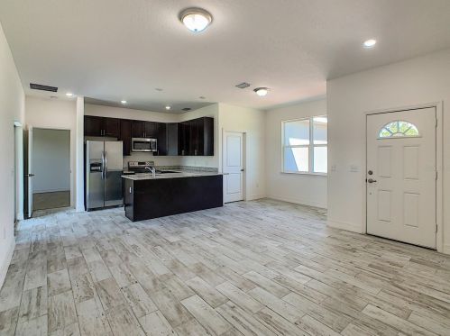 611 Dromedary Ct, Kissimmee, FL 34759-4204