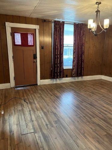 221 Friendship St, New Castle, PA 16101-4638