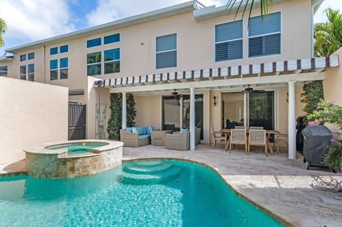 585 Broad Ave, Naples, FL 34102-7159