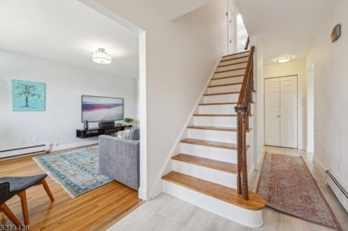 55 Otsego Rd, Verona, NJ 07044-2516