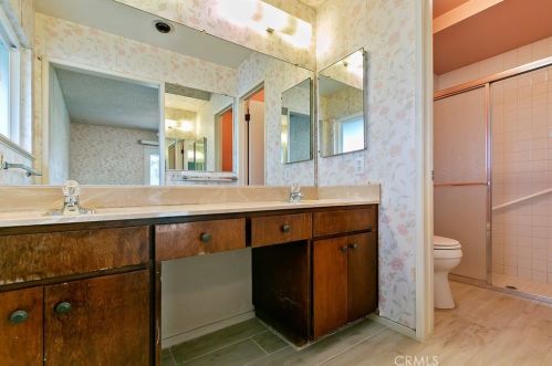 5576 Inner Circle Dr, Riverside CA  92506-3617 exterior