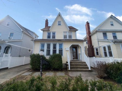 104-34 209th St, Jamaica, NY 11429-1009