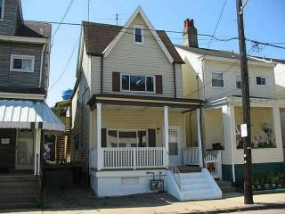 1865 Middle St, Pittsburgh, PA 15215-2718