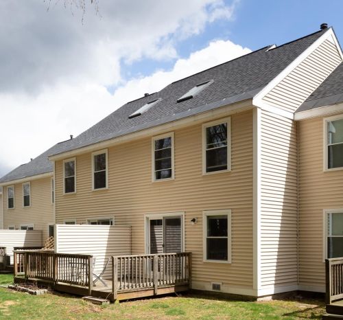 49 Bluffs Dr, Concord NH  03303-1579 exterior