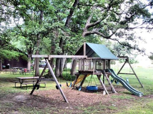 1 Fir Trl, Wisconsin Dells WI  53965-8848 exterior