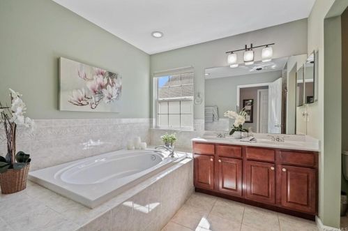 179 Woodlands Dr, Tuxedo Park NY  10987-4803 exterior