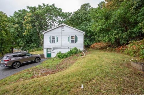 2 School St, Norwich, CT 06351-2308