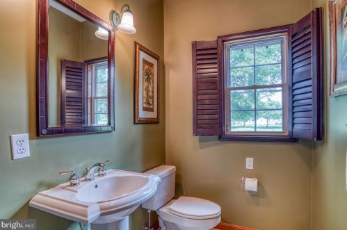 231 Crosby Knl Cir, Dover DE  19904-1098 exterior