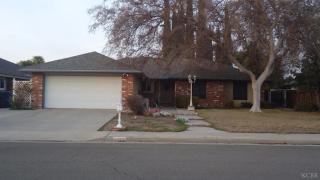 482 Ash Ave, Hanford, CA 93230-1260