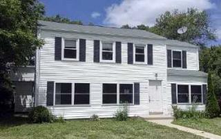 12 Wayne St, South Kingstown, RI 02882-3814