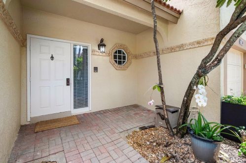 6684 Via Regina, Boca Raton, FL 33433-3923