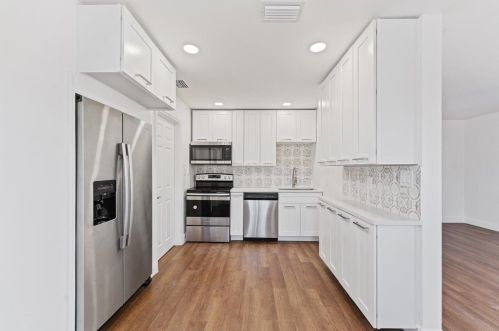 1121 Summit Blvd, West Palm Beach FL  33405-3031 exterior