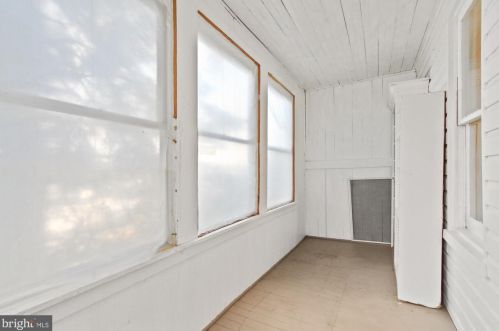 325 1st Ave, Red Lion PA  17356-1517 exterior