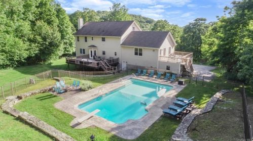 458 Depot Hill Rd, Poughquag NY  12570-5766 exterior