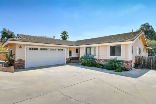 1925 Odell Cir, Vista, CA 92084-4212