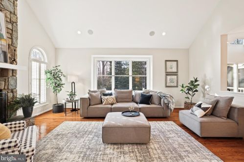 3211 Winter Sun Ter, Herndon VA  20171-1939 exterior