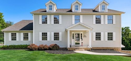 1427 Bart Ln, Zanesville, OH 43701-7085