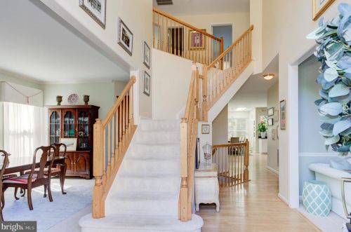 8947 Mountain Ash Ct, Springfield, VA 22153-2159