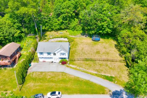 32 Arrowhead Dr, Wantage NJ  07461-1211 exterior