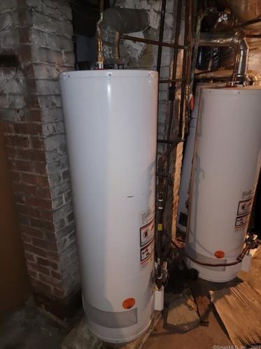 120 Herkimer St, Bridgeport CT 06604-1937 exterior