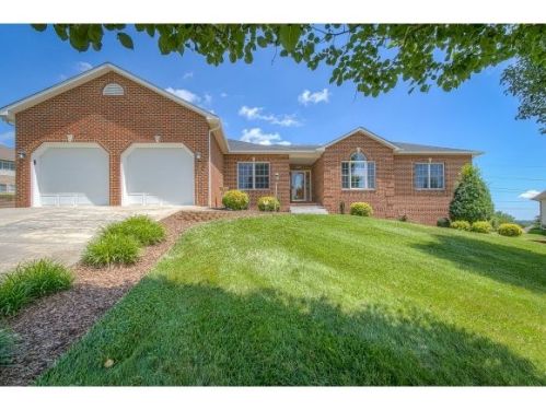 217 Emerald Chase Cir, Johnson City, TN 37615-4957