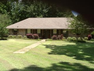 23050 Sunnyside Ln, Zachary, LA 70791-6124