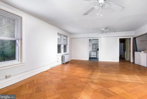 343 Lancaster Ave, Ardmore, PA 19003-1403