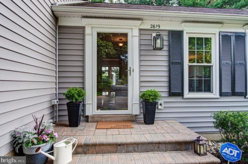 2619 John Milton Dr, Herndon, VA 20171-2545