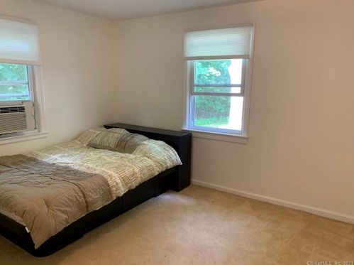 156 Green Manor Rd, Manchester CT  06042-3361 exterior