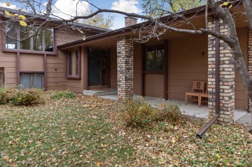 9425 Riverview Cir, Minneapolis, MN 55425-2453
