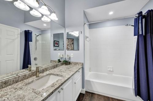5893 Northridge Dr, Naples FL  34110-2376 exterior