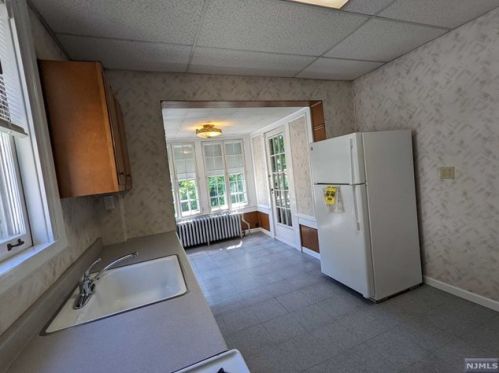423 Aurora Ave, Cliffside Park NJ  07010-2133 exterior