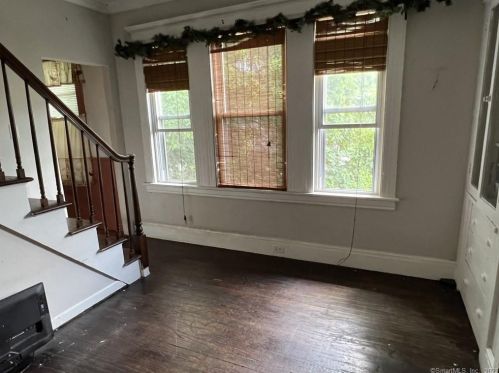 26 Boston Ter, Bridgeport CT  06610-2533 exterior