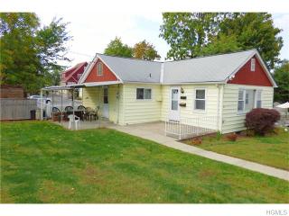 19 Hillside Ave, Elmsford, NY 10523-3112