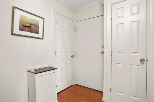 25 2nd St, Stamford, CT 06905-5142