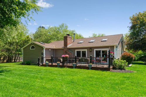 222 Tinton Pl, Elwood, NY 11731-5323