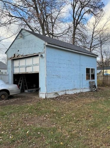 4520 Elsmere Ave, Cincinnati, OH 45242-6608