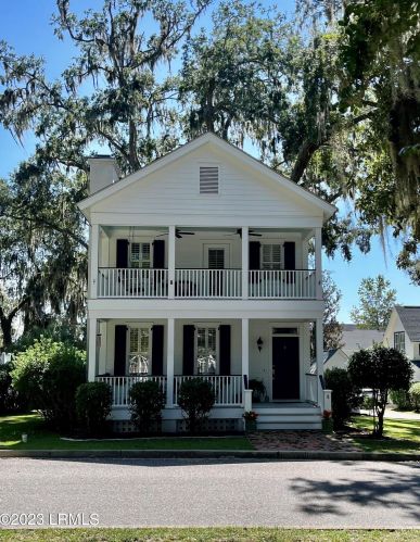 8 Holbrook Dr, Beaufort, SC 29902-5299