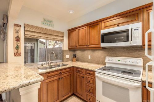 7936 Mission Center Ct, San Diego, CA 92108-1443
