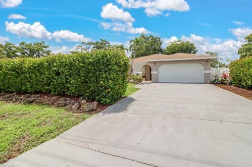 5418 Warren St, Naples, FL 34113-8750